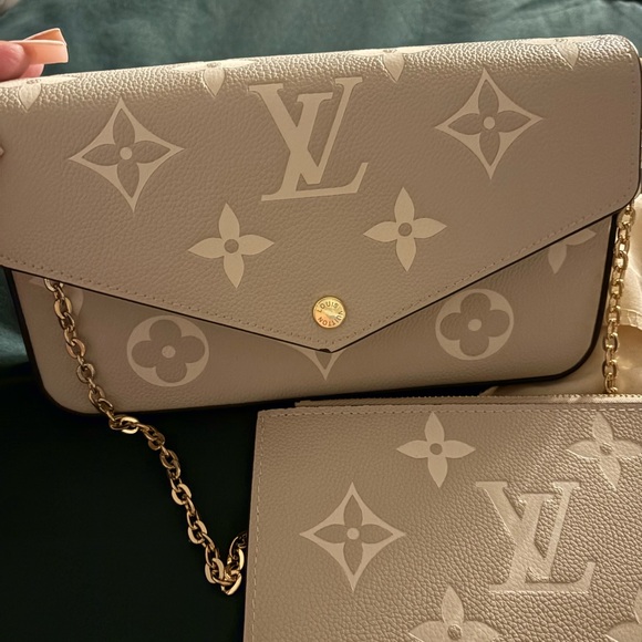Louis Vuitton Gray Silver Mini Bag with Elegant Design - Picture 4 of 7